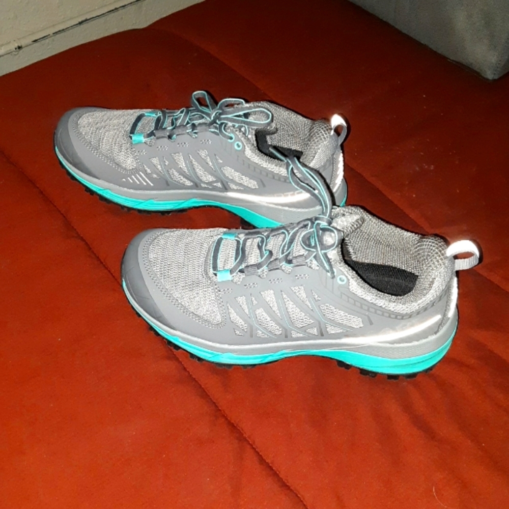 Scrape Ergonomic fit shoes 7 gray/teal